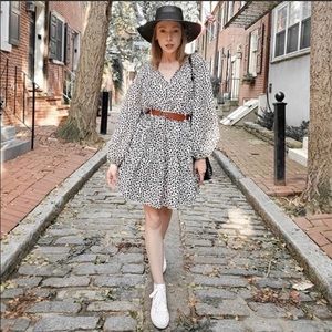 NWOT H&M puff sleeved dress sold out